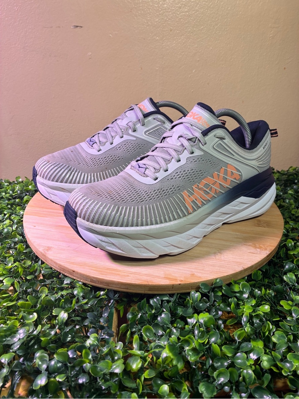🔥 HOKA ONE ONE BONDI 7 GREY ORANGE BLUE ATHLETIC RUNNING SHOES WOMENS SIZE 9.5 - Picture 2 of 11